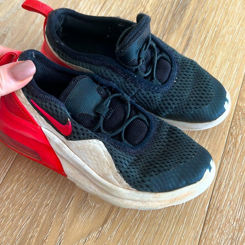 Size 11.5 Nike for toddler boy or girl